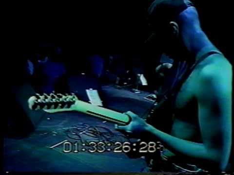 Youtube: Rage Against The Machine - Wake Up (live 1993-04-03 Chicago, IL) PRO SHOT