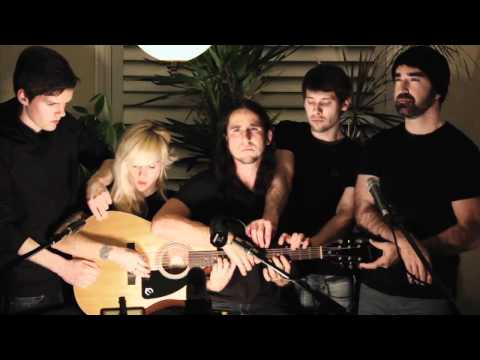 Youtube: Somebody That I Used to Know Cover (Acoustic) - 5 people on one guitar - AWESOME!