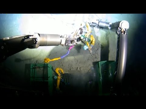 Youtube: Remote vehicle recovers pieces from doomed Titan submersible wreckage