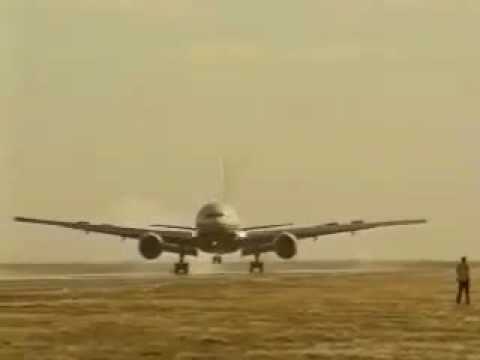 Youtube: Boeing 777 Flight Test Crosswind Landing