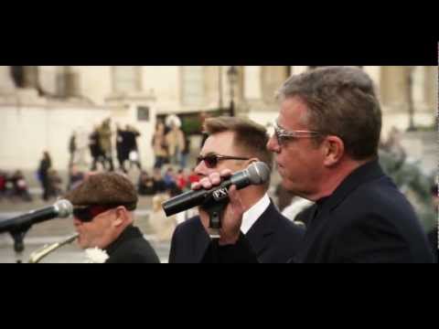 Youtube: Madness live in Trafalgar Square