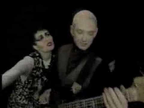 Youtube: Siouxsie and the Banshees - Passenger