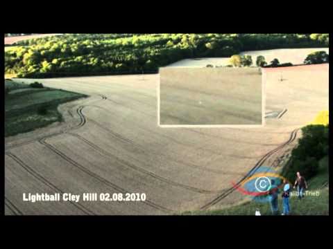 Youtube: Ufo or Lightball over Cropcircle Cley Hill