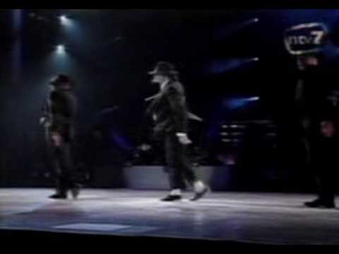 Youtube: Michael Jackson - Dangerous ( Live )
