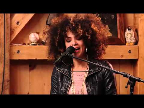 Youtube: Forbidden Fruit /August Day by Kandace Springs & Daryl Hall