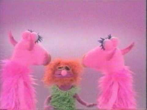 Youtube: Mahna Mahnama - The Muppet Show with lyrics