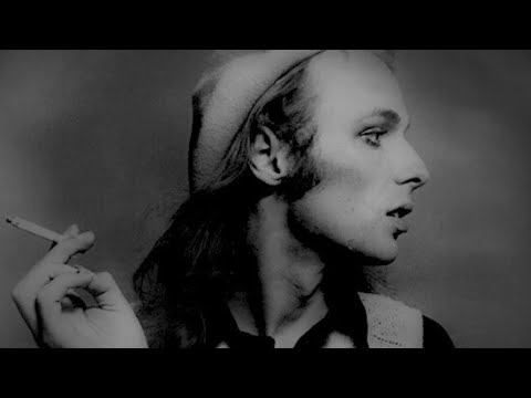 Youtube: Brian Eno - Baby's On Fire (1973)