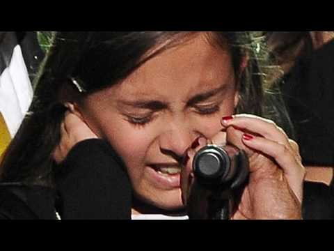 Youtube: Paris Jackson sings a Tribute at Michael's Funeral