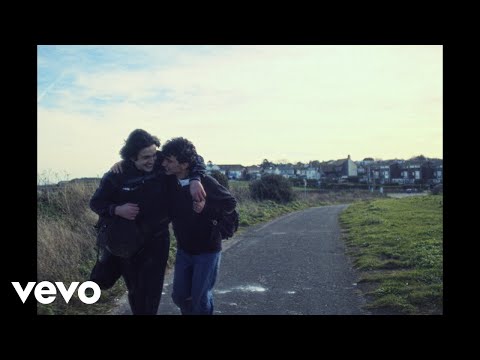 Youtube: The Libertines - Merry Old England (Official Video)