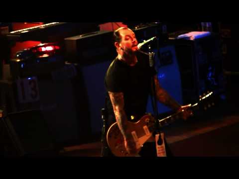 Youtube: Social Distortion - Ball And Chain - Sokol Auditorium, 9.28.2009 *in 1080p*