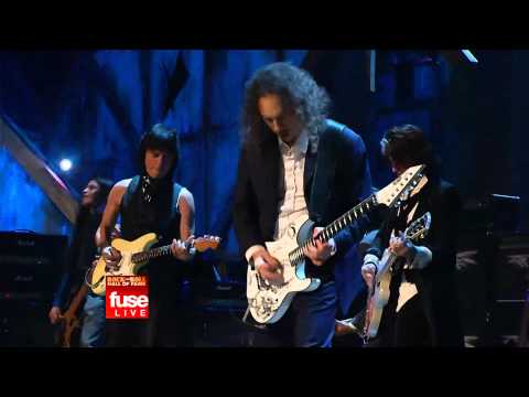 Youtube: Jeff Beck, Jimmy Page and Flea with Metallica - Train Kept A Rollin' 2009 HQ