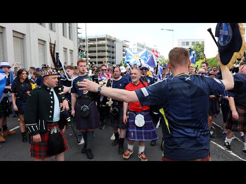 Youtube: Great Tartan Army Scotland Fanwalk Cologne Euro 2024 / Riesiger Fanmarsch Schottland in Köln