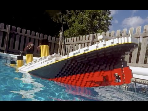 Youtube: Sinking LEGO Titanic [7 foot model]