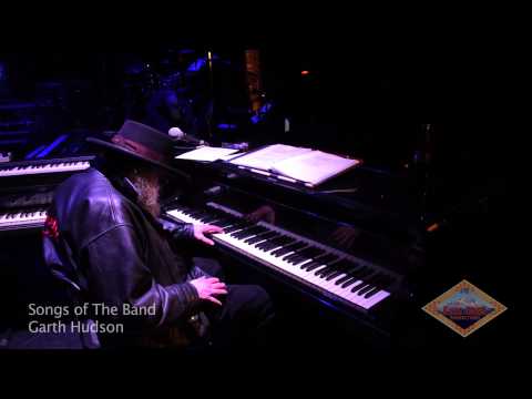 Youtube: Garth Hudson of The Band ABSOLUTELY MESMERIZES THE AUDIENCE - Songs of The Band