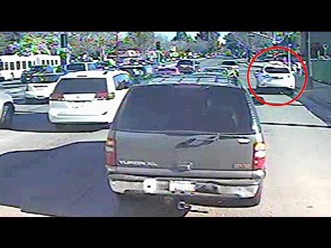Youtube: Google self-driving car crashes into bus in California