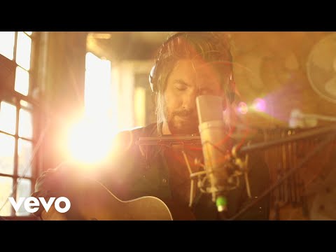 Youtube: Jeremy Loops - Mortal Man (Acoustic)