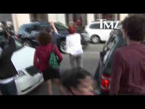 Youtube: Michael Jackson Stops Traffic in Beverly Hills - April 2009