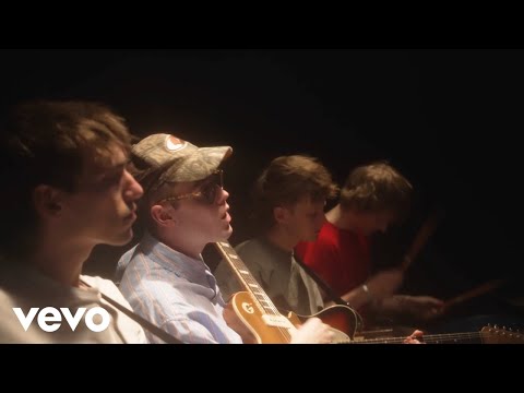 Youtube: Hippo Campus - Tooth Fairy (Official Video)
