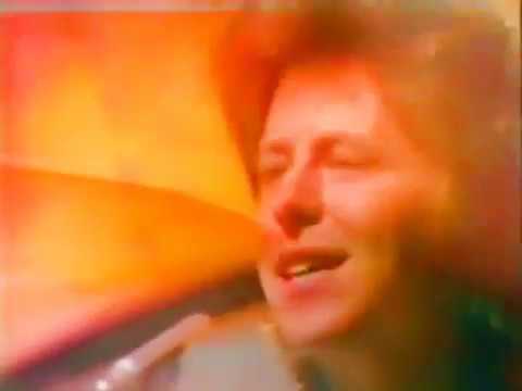 Youtube: The Glitter Band - The Tears I Cried - 1975