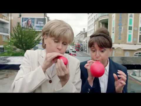 Youtube: Tracey Ullman - Angela Merkel Sings "99 Red Balloons"