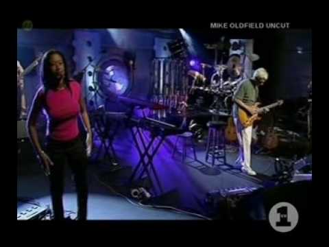 Youtube: Mike Oldfield - Moonlight Shadow (live in VH1 studio)