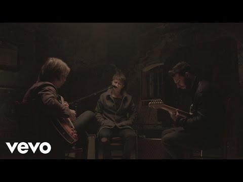 Youtube: Nothing But Thieves - Lover, Please Stay (Live)