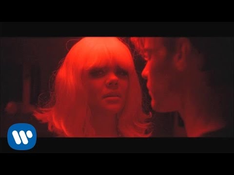 Youtube: Bat For Lashes - A Wall (Official Music Video_