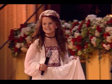 Youtube: Amira Willighagen & André Rieu : 10 000 people : Standing ovation