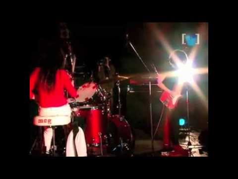 Youtube: The White Stripes - Live in Sydney 2003 (Entire Livid Concert)