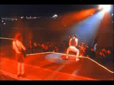 Youtube: AC/DC - T.N.T Live At Donington