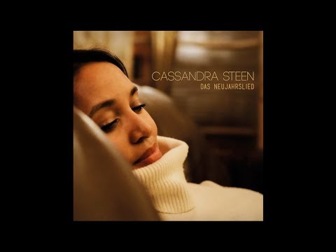 Youtube: Cassandra Steen - Das Neujahrslied (offizielle Neujahrsedition)