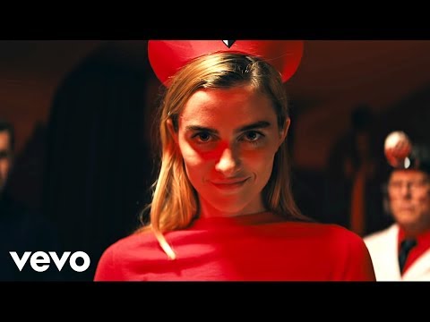Youtube: Cage The Elephant - Cold Cold Cold (Official Video)