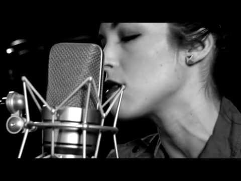 Youtube: Elise LeGrow - Drinking In The Day (Live Acoustic)