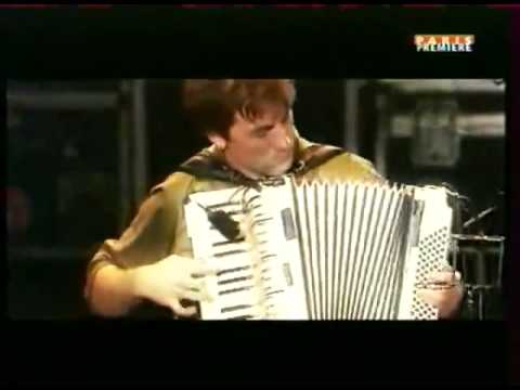 Youtube: Yann Tiersen - Live Aux Eurockéennes de Belfort