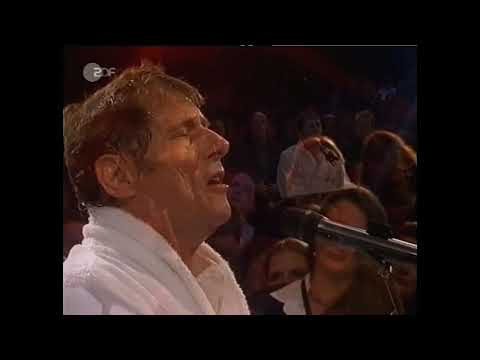 Youtube: Udo Jürgens Bademantel Finale  2001 LIVE in Köln