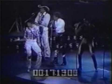 Youtube: Michael Jackson & The Jacksons 1981 Triumph Tour Part 1/5