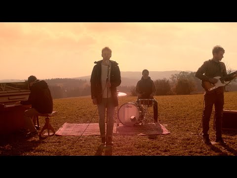Youtube: David Gramberg, Mary Lou - Autumn Comes (Official Video)
