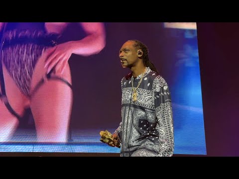 Youtube: Snoop Dogg - Who Am I (Live from I Wanna Thank Me Tour 2023, Berlin, Germany)