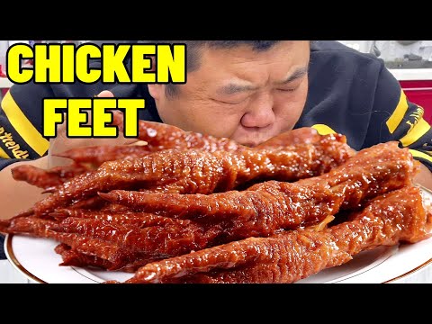 Youtube: Fat brother cooks delicious food for mom! Soak chicken feet with Laba garlic