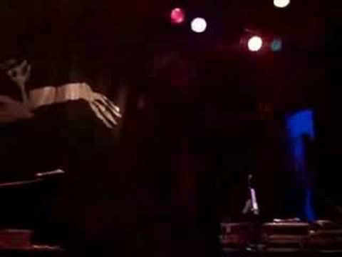 Youtube: 04 - Deltron 3030 - Things You Can Do (Live)