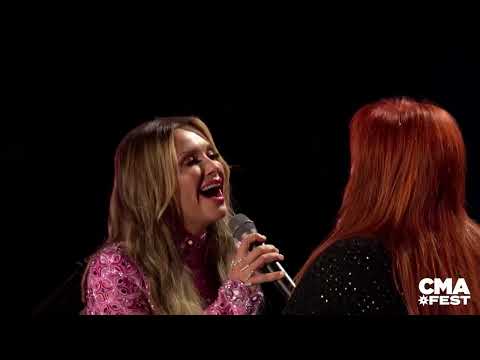 Youtube: Carly Pearce, Wynonna Judd - Why Not Me (Live at CMA Fest 2022)