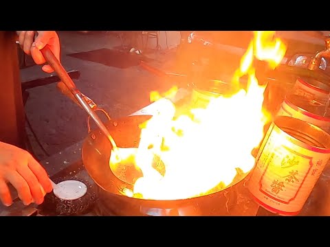 Youtube: Delicious fried rice cooked in a red hot wok / 燒得透紅的鐵鍋才能炒出美味的炒飯