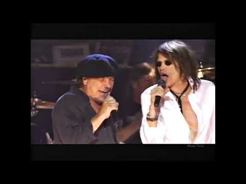 Youtube: AC/DC ft Steven Tyler - You Shook Me All Night Long (Live Rock 'N' Roll Hall Of Fame 2003)