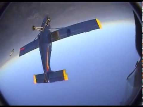 Youtube: freefly à trois : 2 paras un avion