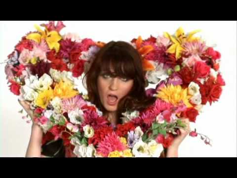Youtube: Florence and the Machine - Kiss with a Fist