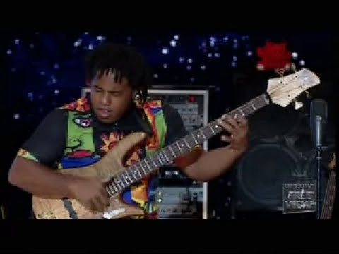 Youtube: Victor Wooten - Bass Solo - Bela Fleck & The Flecktones Live At The Quick (Amazing Grace)