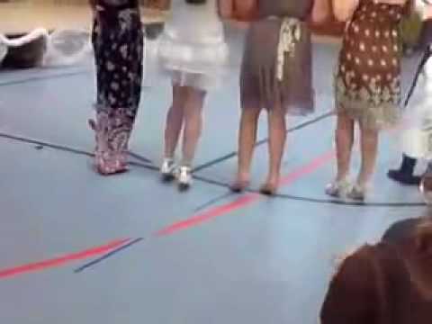 Youtube: Albanischer Tanz-Abschlussfeier 2009 W-H-S Susi und Lina