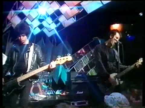 Youtube: The Stranglers - Walk On By TOTP 1978