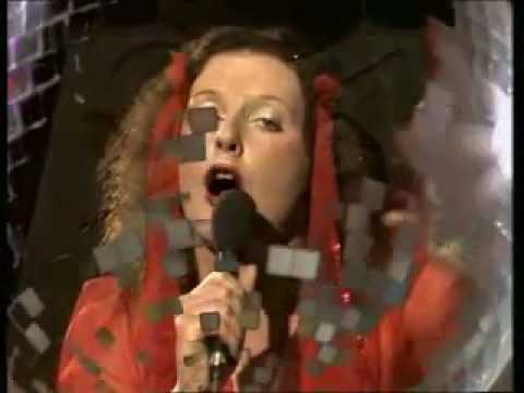 Youtube: Noosha Fox - The heat is on 1979