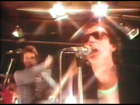 Youtube: Graham Parker - 'Hey Lord Don't Ask Me Questions'